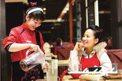 體驗(yàn)經(jīng)濟(jì)下的餐飲業(yè)變革 汽車與餐飲巨頭的跨界合作探索